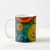 Abstract concentric circles in vibrant multicolor  コーヒーマグカップ (左)