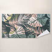 Abstract creative seamless pattern with tropical p バスタオル (バスタオル)