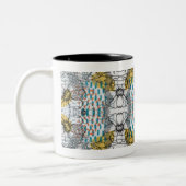 Abstract design with flowers and bees mug theme  ツートーンマグカップ (左)