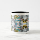 Abstract design with flowers and bees mug theme  ツートーンマグカップ (中央)