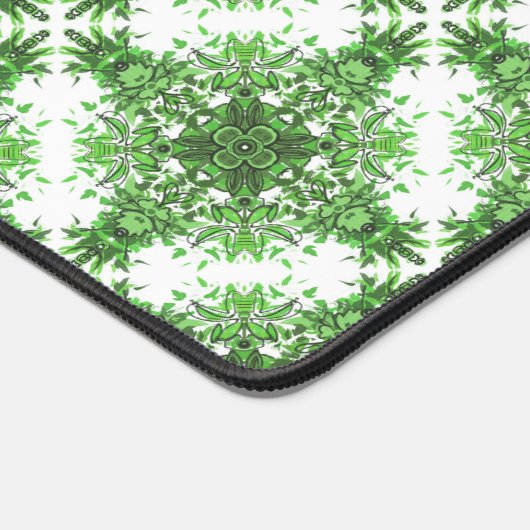 Abstract Floral Pattern In Black & Green On White デスクマット (コーナー)