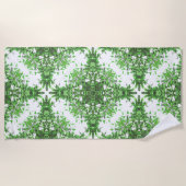 Abstract Floral Pattern In Black & Green On White ビーチタオル (正面)