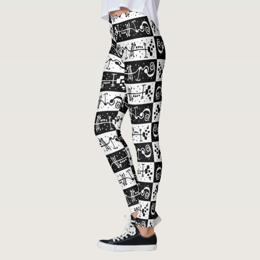 Abstract Geometric Black & White Pattern – Hand Dr レギンス (左)