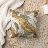 Abstract Gray Marble Texture with Flowing Gold クッション (ブランケット)