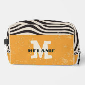 Abstract grunge aesthetic minimal Monogram ドップキット (正面)