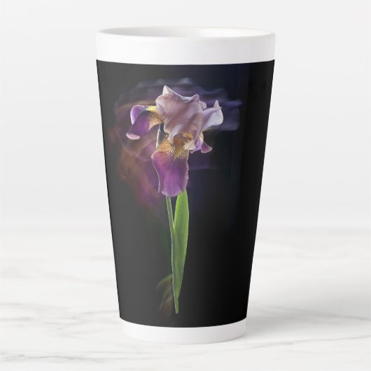 Abstract Iris Flower – Elegant Floral Art カフェラテマグ (正面)