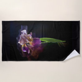 Abstract Iris Flower – Elegant Floral Art ビーチタオル