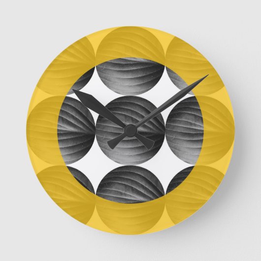 Abstract Mustard Yellow and Grey ラウンド壁時計 (正面)