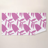 Abstract pink bluebell flowers seamless pattern on バスタオル (バスタオル)