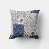Abstract seamless delicate patchwork pattern, dark クッション (裏面)