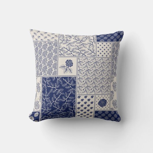 Abstract seamless delicate patchwork pattern, dark クッション (正面)