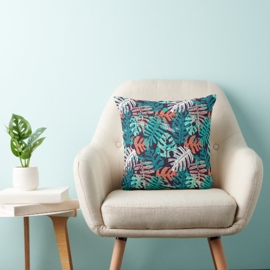Abstract seamless tropical leaves pattern. Creativ クッション (椅子)