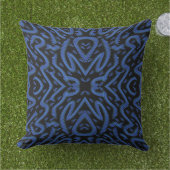 Abstract Spiny Crest Spiked In Blue Colors Pattern アウトドアクッション (芝生)