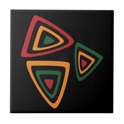 Abstract Tribal Shapes Pattern in Red, Gold, Green タイル (正面)