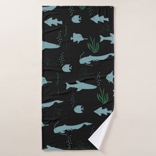 Abstract underwater pattern with fishes and seawee バスタオル (バスタオル)