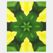 ABSTRACT YELLOW AND GREEN DRAWING. SAMER BRASIL. 3 フリースブランケット (正面)