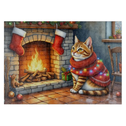 Abyssinian Cat Sitting by Fireplace with Christmas カッティングボード (正面)