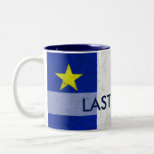 Acadian旗の姓の動揺してなグランジ個人化なります ツートーンマグカップ (左)