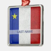 Acadian旗の姓の動揺してなグランジ個人化なります メタルオーナメント (左)