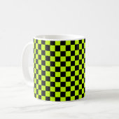 Acid green black checkerboard pattern コーヒーマグカップ (正面左)