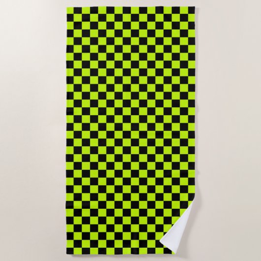 Acid green black checkerboard pattern ビーチタオル (正面)