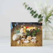 Acorn elves eating Christmas gingerbreads  ポストカード (スタンド正面)