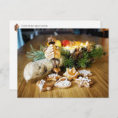 Acorn elves eating Christmas gingerbreads  ポストカード (正面/裏面)