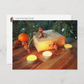 Acorn elves unpacking Christmas gift box  ポストカード (正面/裏面)