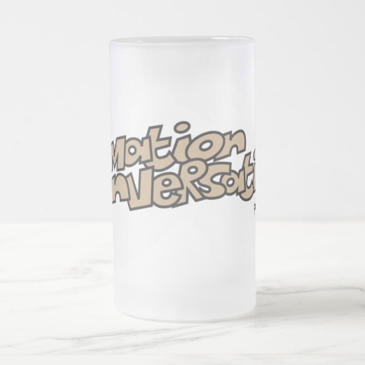 ACPによって曇らされるマグ フロストグラスビールジョッキ (中央)