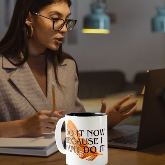 Action Taker Motivational Mug - "I Do It Now" Bold ツートーンマグカップ