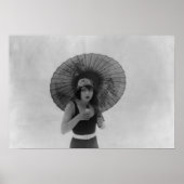 Actress Betty Compson Eating Ice Cream ポスター (正面)