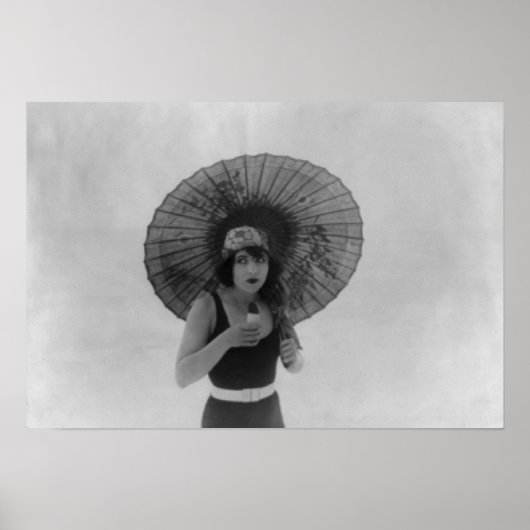 Actress Betty Compson Eating Ice Cream ポスター (正面)