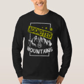 Addicted to mountains hiking tシャツ (正面)