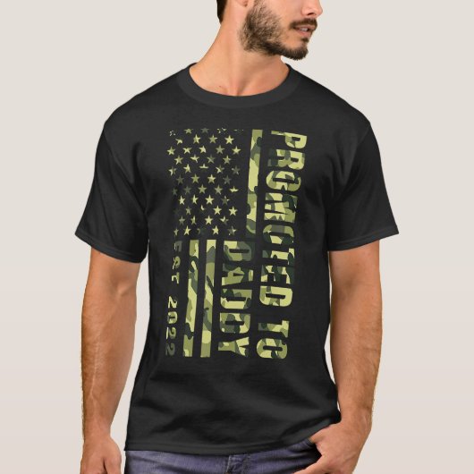 Addy 2022アメリカ国旗の迷彩柄の父親に昇進 tシャツ (正面)
