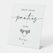 ADELLA Drop Your Pantiesバチェロレッテゲームサイン 台座サイン (正面)