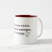 ADHDの鶏のユーモア ツートーンマグカップ (正面右)