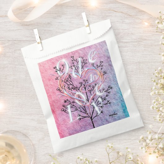 Adiela Akooが設計したバッグを愛するコード フェイバーバッグ (クリップ留めされた状態)