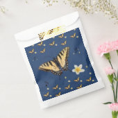 Adiela Akooによる四行詩に迷って - 蝶 フェイバーバッグ (封をした状態)