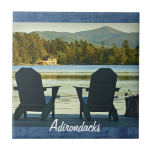 AdirondacksのAdirondackの椅子、NYからの眺め タイル