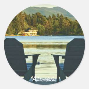 AdirondacksのAdirondackの椅子、NYからの眺め ラウンドシール