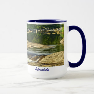 Adirondacks、ニューヨーク山の流れ マグカップ