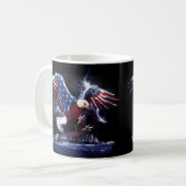 Adler mit Flügeln der amerikanischen Flagge コーヒーマグカップ (正面左)
