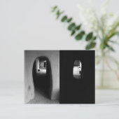 Adobe Corridor:白黒フォトポストカード ポストカード (スタンド正面)