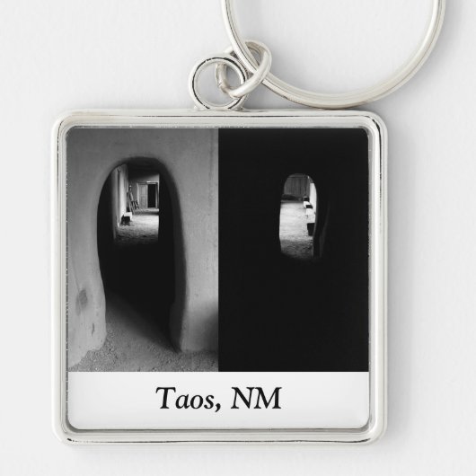 Adobe Corridor in Taos, NM keychain キーホルダー (正面)