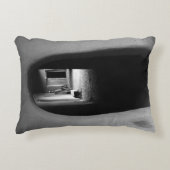 Adobe Passageway:白黒の写真 アクセントクッション (正面)