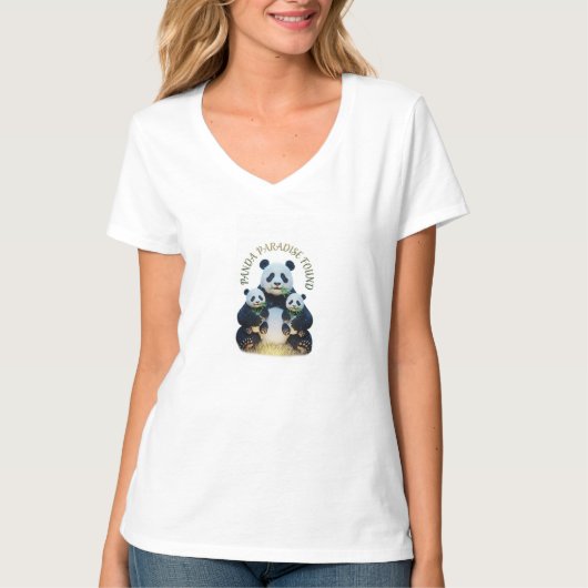 ADOM「Panda Paradise Found」Vネック レディースTシャツ Tシャツ (正面)