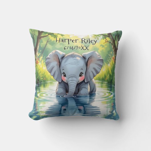 Adorable Baby Elephant and Reflection Personalized クッション (正面)