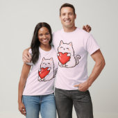 Adorable Cat Holding Heart Tシャツ (ユニセックス)