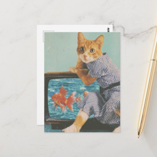 Adorable Cat With Goldfish on TV Retro Collage ポストカード (正面/裏面インサイチュ)