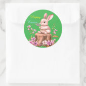 Adorable Easter Bunny on Tree Stump Sticker ラウンドシール (バッグ)